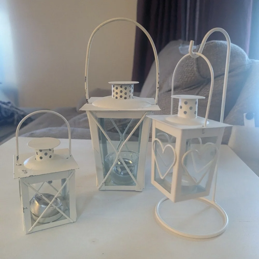 Charming Cream Lantern Set